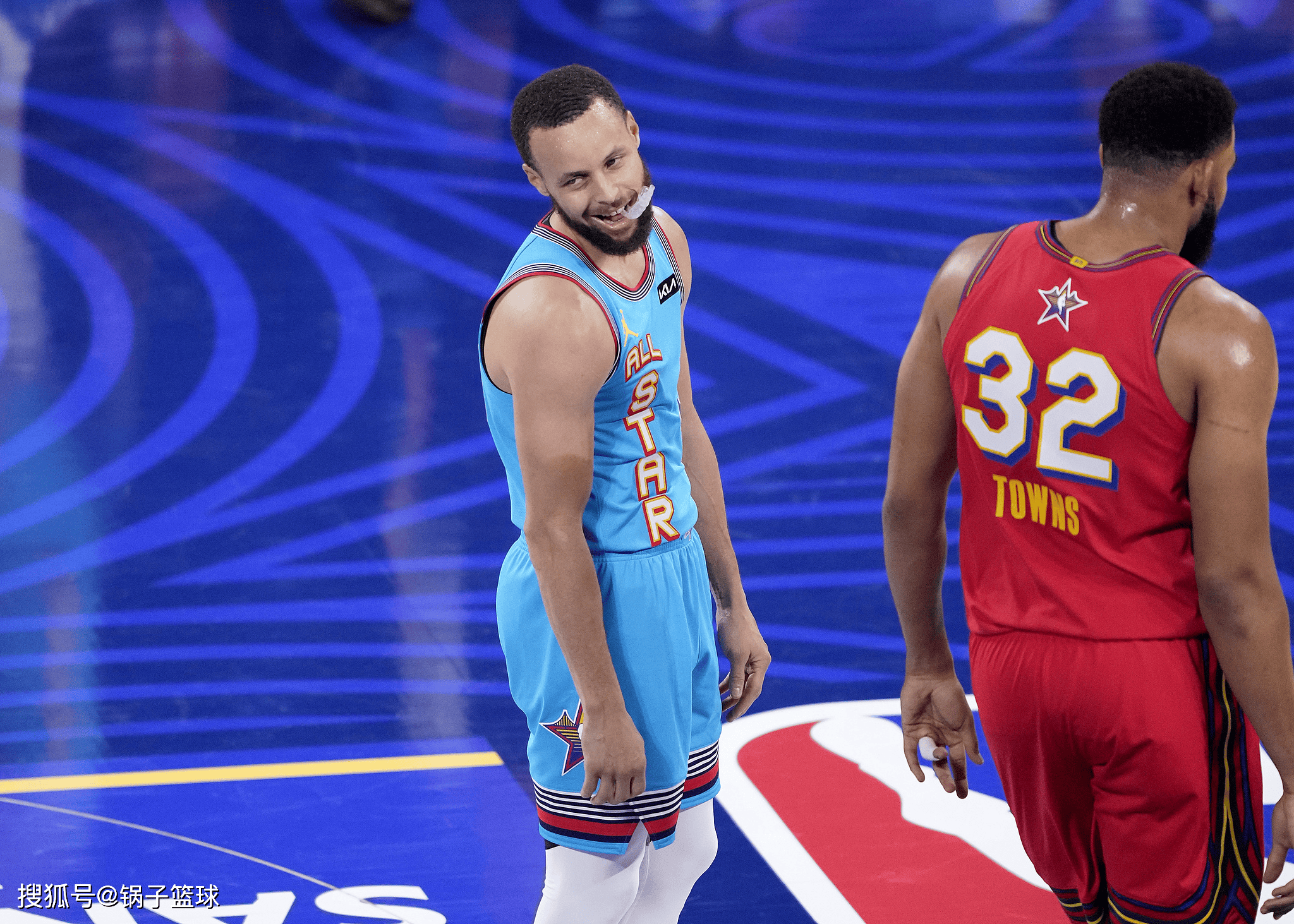 包含NBA全明星周末独特风采展示的词条