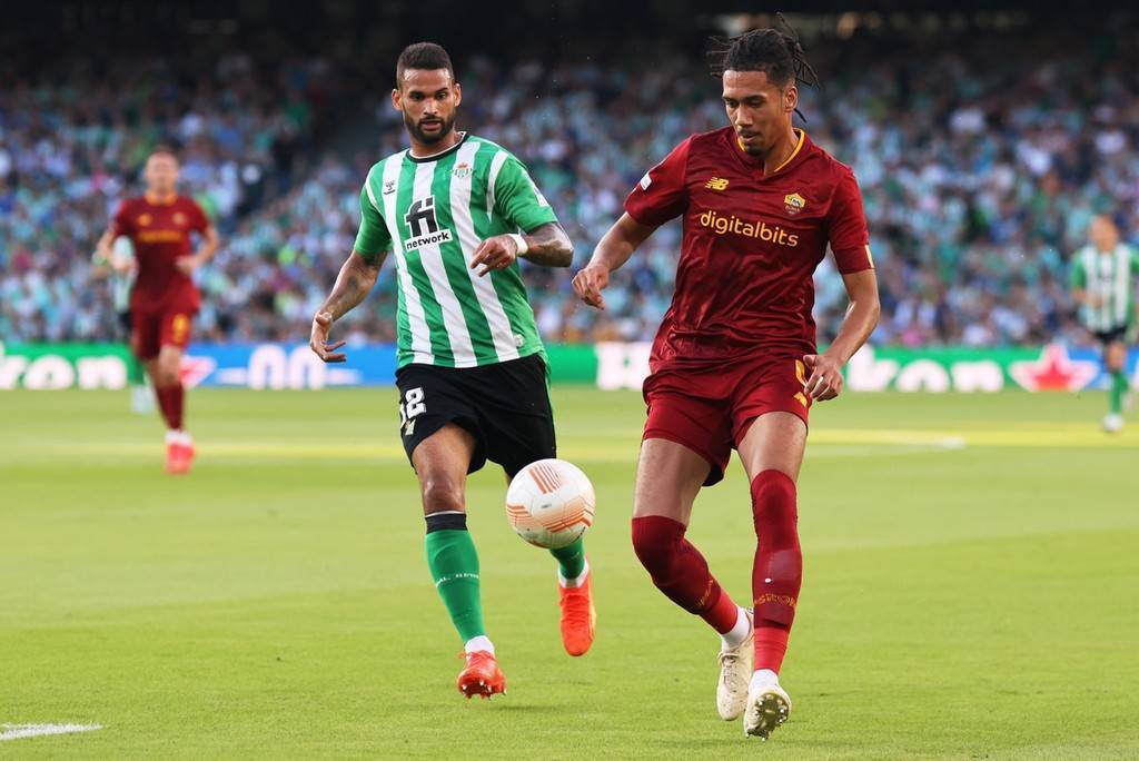 塞维利亚主场取胜，冲抢小组头名的简单介绍