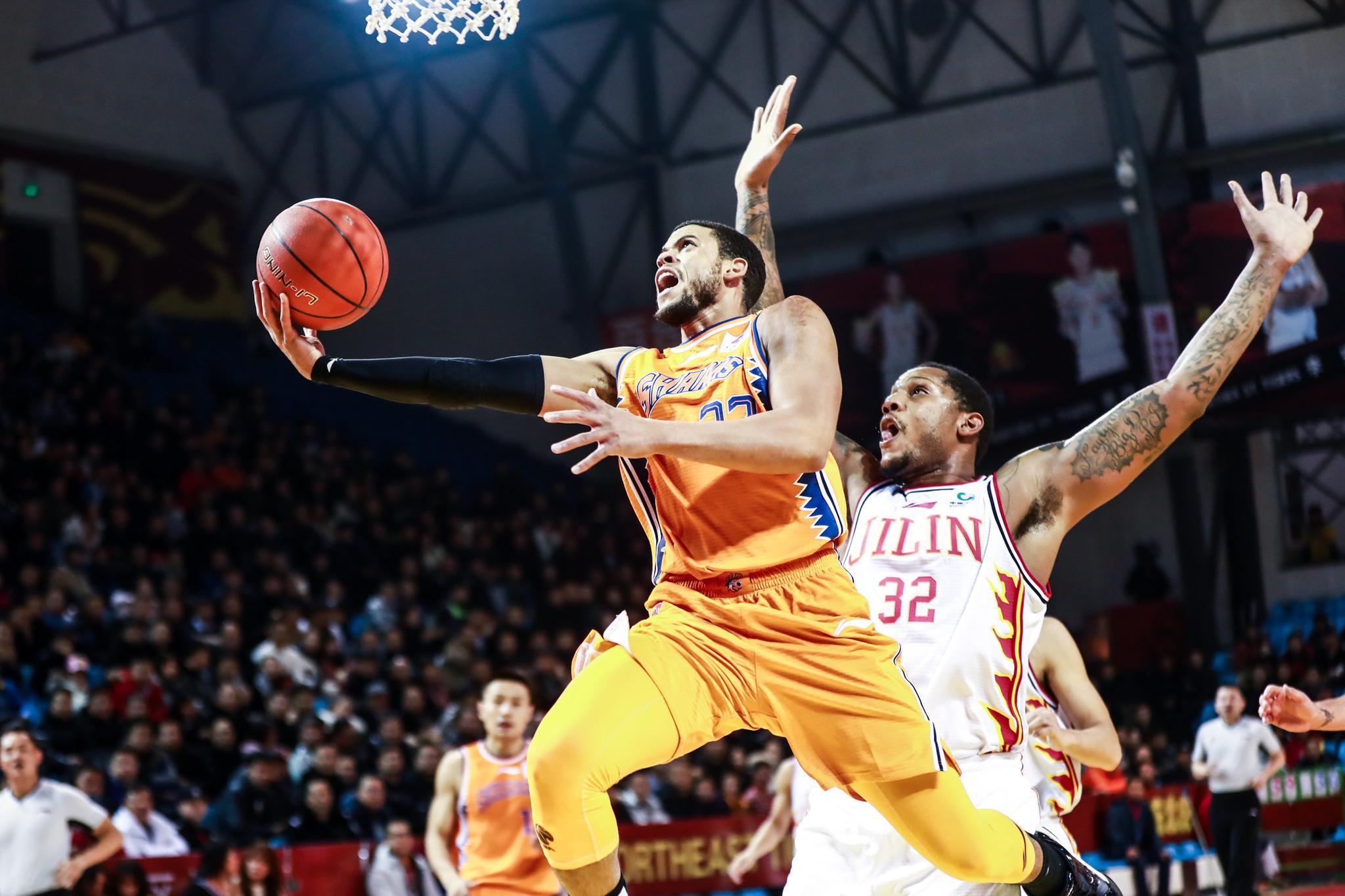 上海男篮客场告捷，送败给浙江队