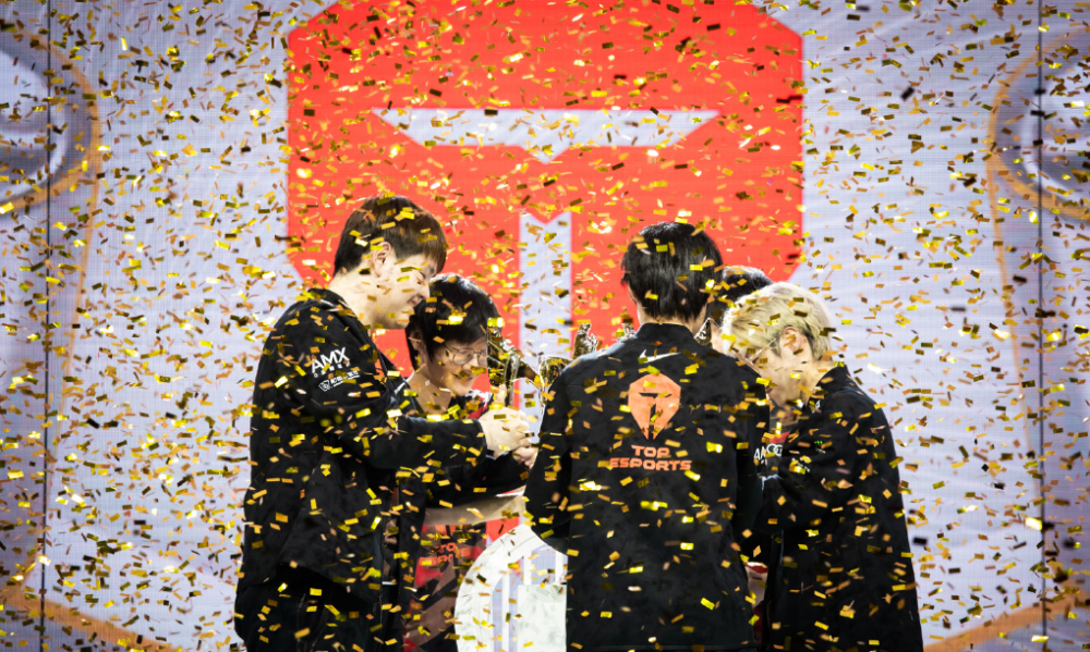 包含FNC力克FLY，CoreJJ团战一打五焦点之战全球总决赛，留下经典瞬间的词条