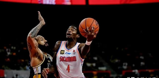 球星爆发！CBA赛场再现神级操作的简单介绍