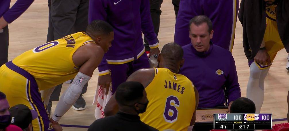 深圳队鏖战山东队,福克斯统治全场 深圳队鏖战山东队,福克斯统治全场