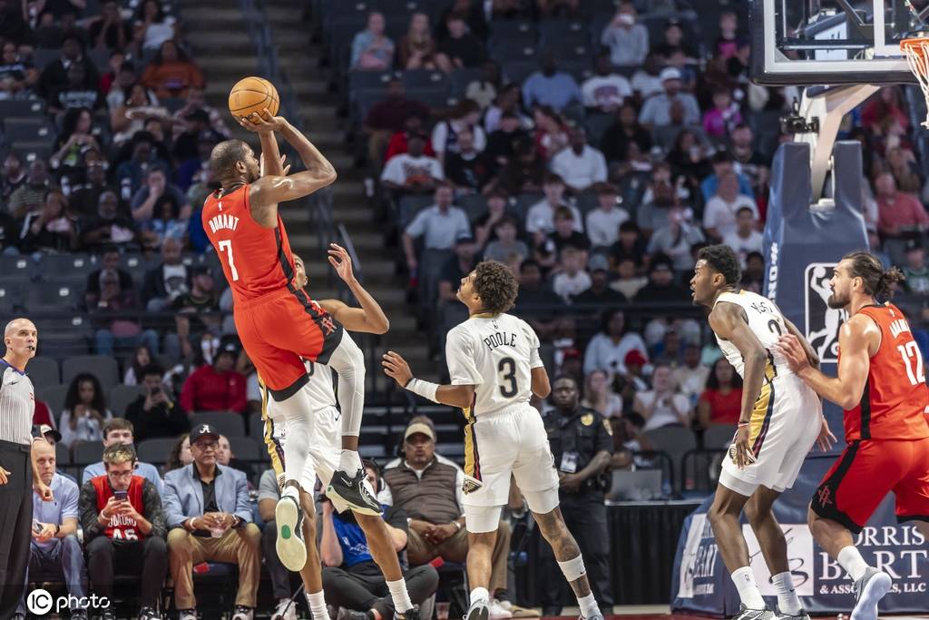 鹈鹕险胜雷霆,锡安带队取胜 鹈鹕险胜雷霆,锡安带队取胜